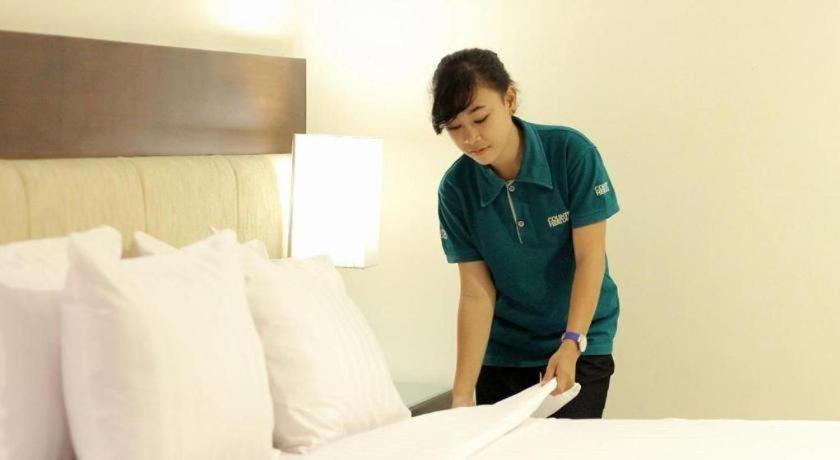 Country Heritage Resort Hotel Surabaya Esterno foto