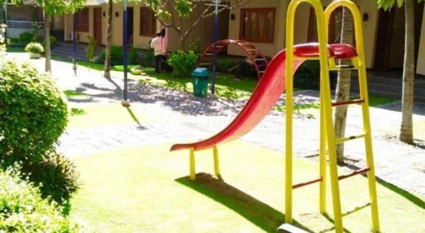 Country Heritage Resort Hotel Surabaya Esterno foto